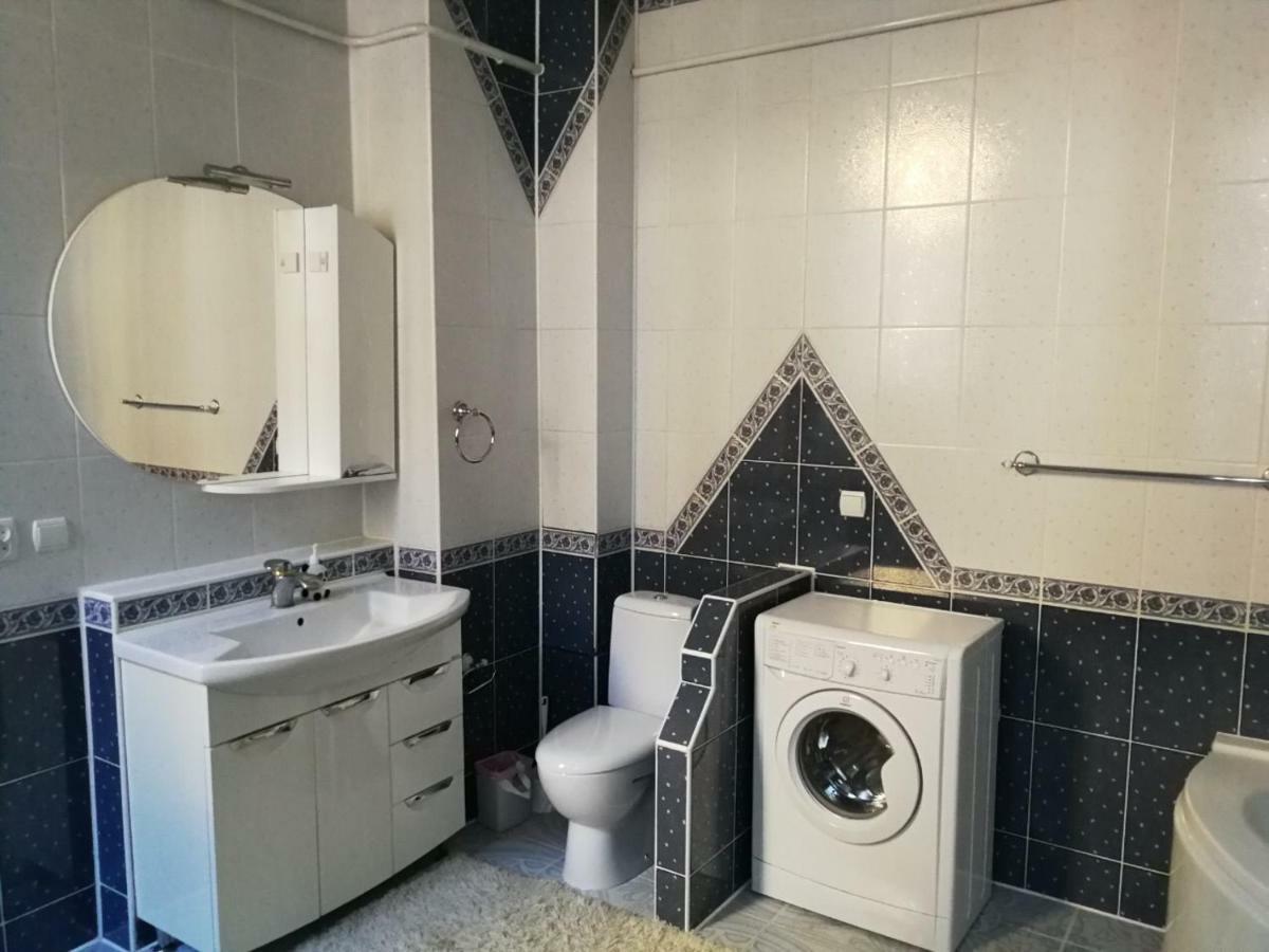 Затишна Квартира В Центрі Міста Ternopil Exteriör bild
